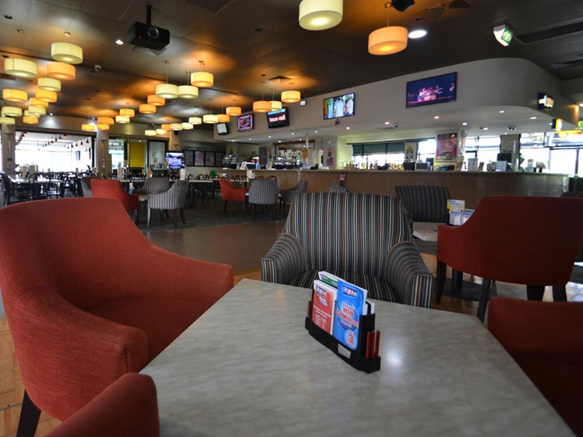The Oaks Hotel Motel Albion Park エクステリア 写真
