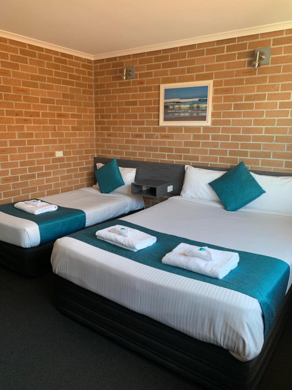The Oaks Hotel Motel Albion Park エクステリア 写真