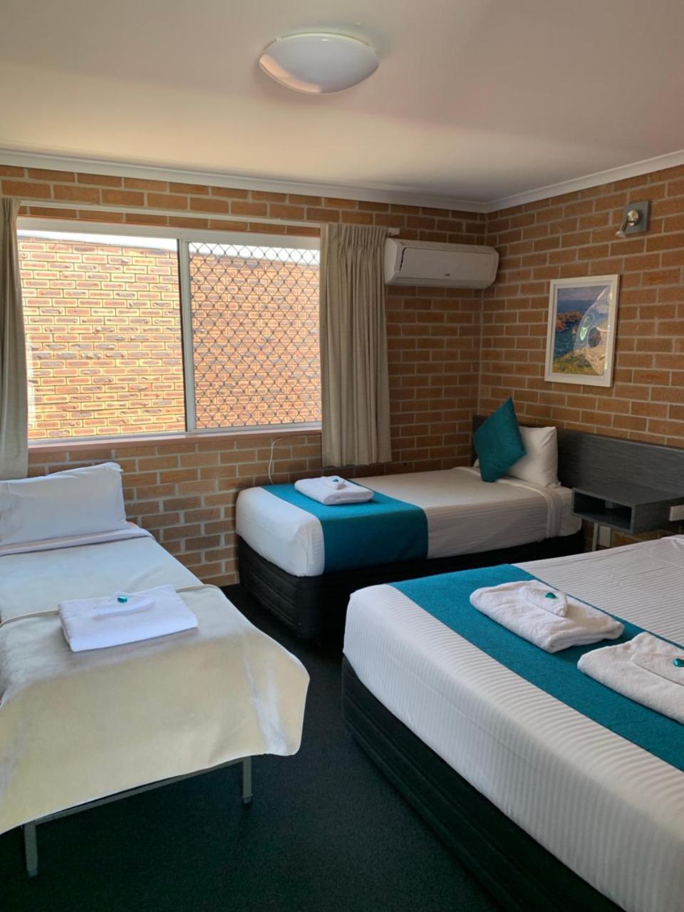 The Oaks Hotel Motel Albion Park エクステリア 写真